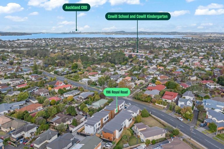 Photo of property in 4/196 Royal Road, Massey, Auckland, 0614