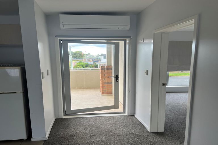 Photo of property in 4/33 Kenderdine Road, Papatoetoe, Auckland, 2025
