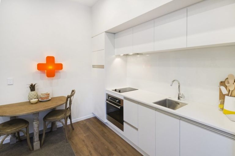 Photo of property in 81 Norwood Road, Bayswater, Auckland, 0622
