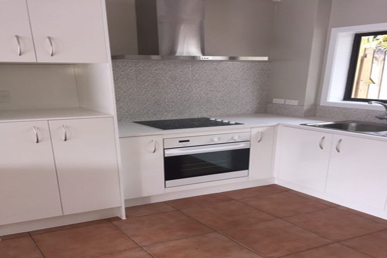 Photo of property in 1/77 Konini Road, Titirangi, Auckland, 0604