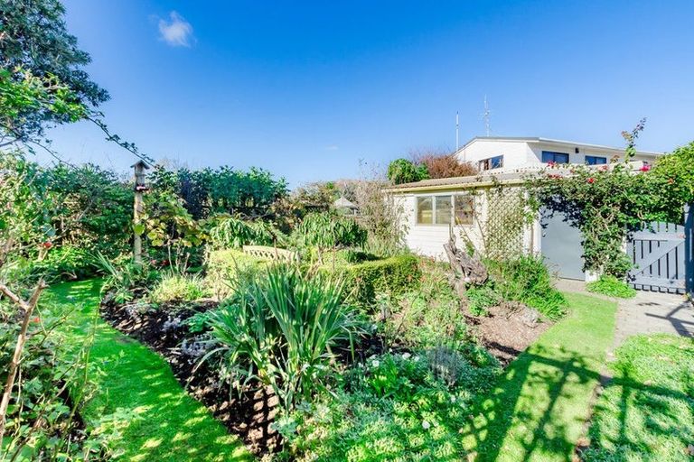 Photo of property in 34 Olive Terrace, Paraparaumu Beach, Paraparaumu, 5032