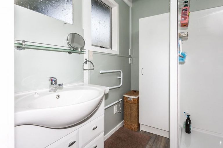 Photo of property in 100 Blane Place, Whangamata, 3620