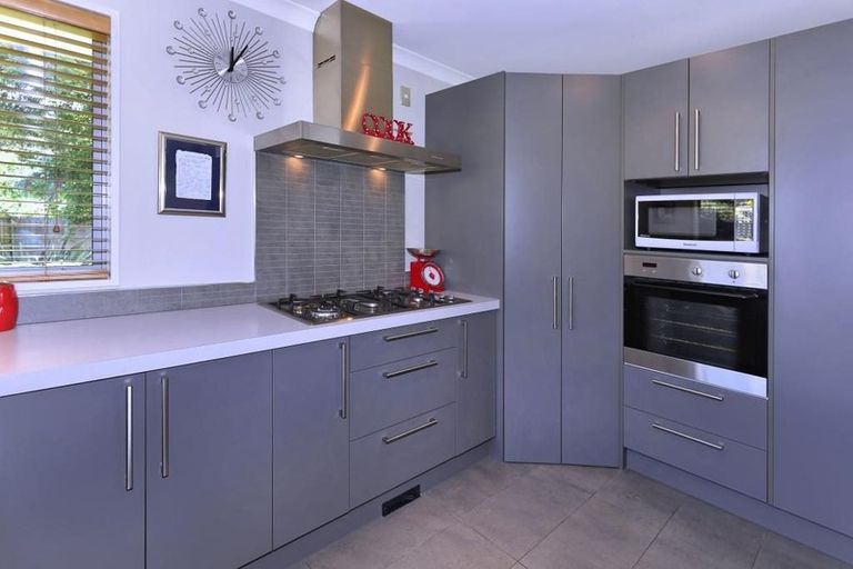 Photo of property in 10h Sefton Street, Belfast, Christchurch, 8051