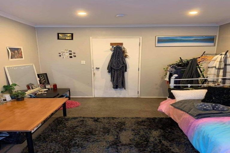 Photo of property in 57 Holmes Drive South, Massey, Auckland, 0614