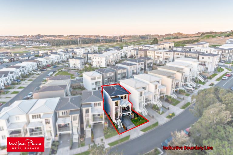 Photo of property in 10 Fernly Rise, Flat Bush, Auckland, 2019