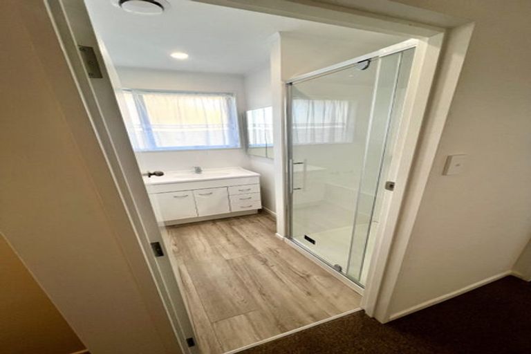 Photo of property in 12 Palliser Place, Milson, Palmerston North, 4414