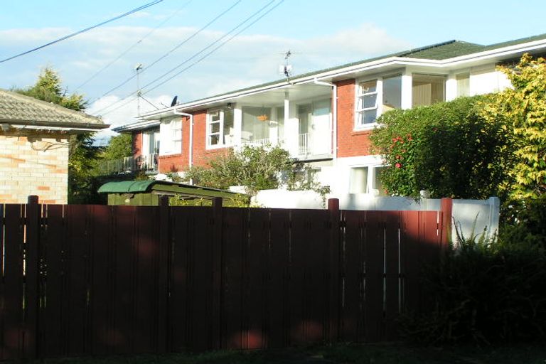 Photo of property in 1/3 Sydney Street, Hauraki, Auckland, 0622