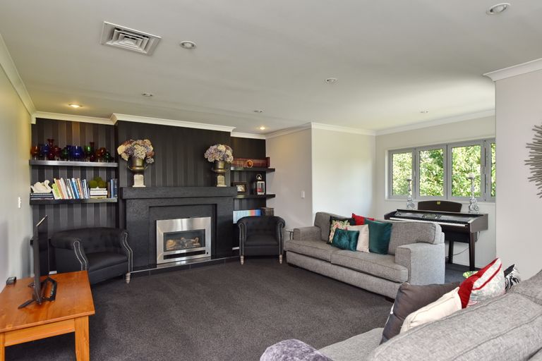 Photo of property in 20 Crombie Green, Northwood, Christchurch, 8051