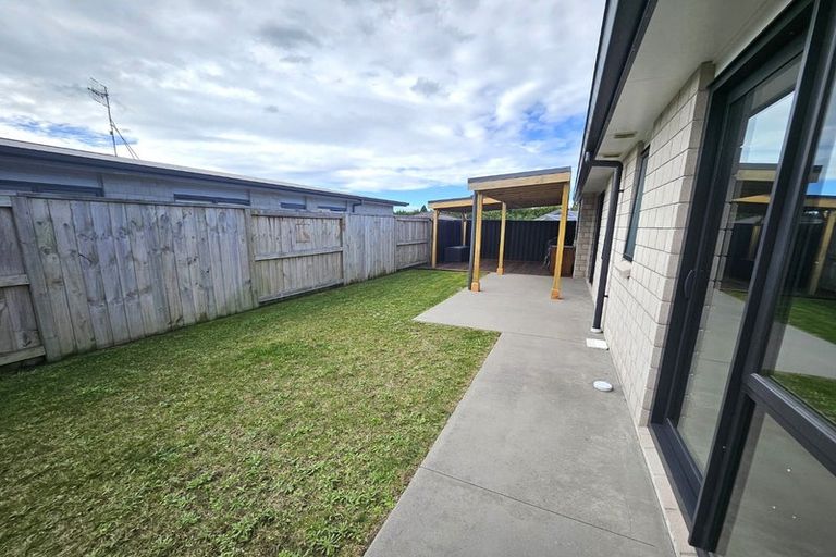Photo of property in 12 Massee Way, Te Puke, 3119