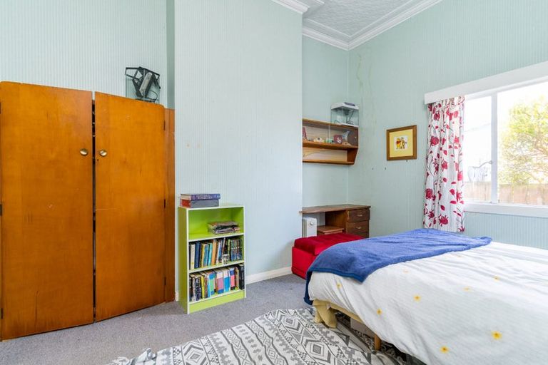 Photo of property in 48 Royal Crescent, Saint Kilda, Dunedin, 9012