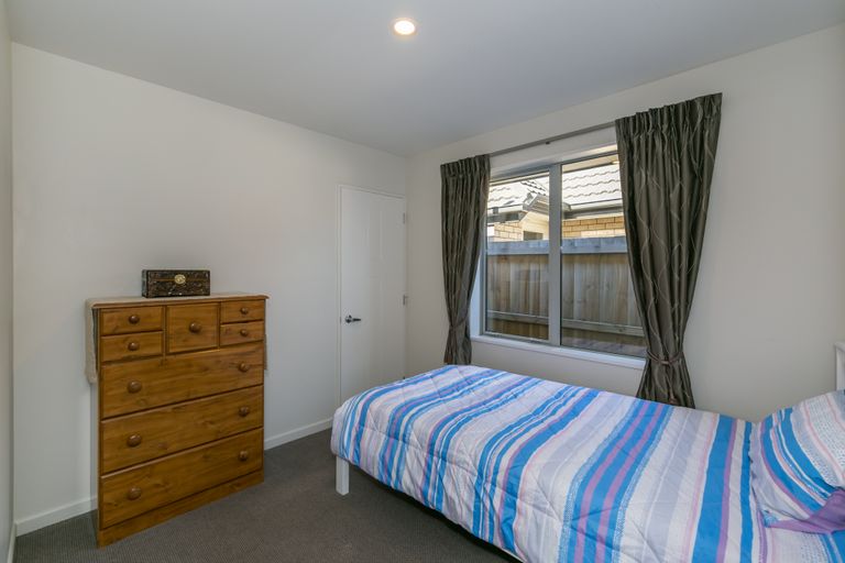 Photo of property in 7 Dunaverty Place, Broomfield, Christchurch, 8042