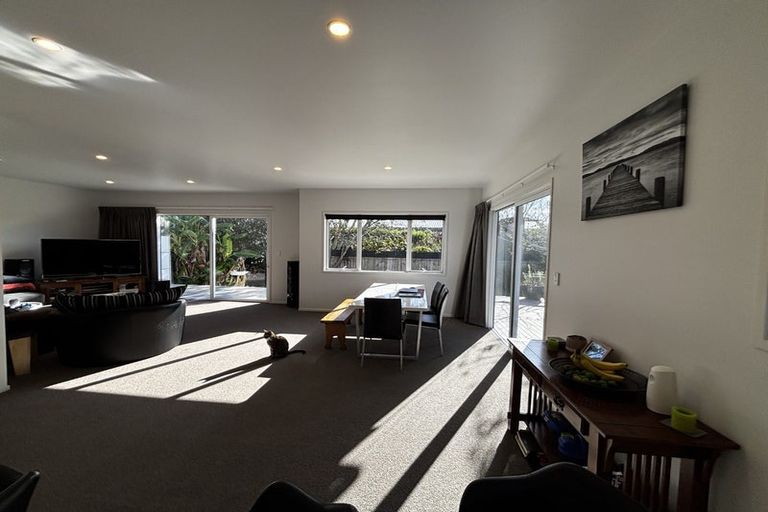 Photo of property in 17 Atiawa Street, Glen Avon, New Plymouth, 4312