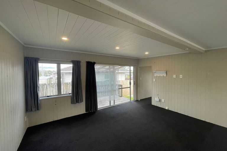 Photo of property in 2 Caserta Place, Clover Park, Auckland, 2023