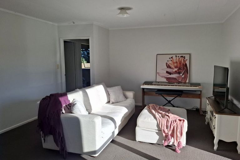 Photo of property in 8b Carthew Street, Okato, 4335
