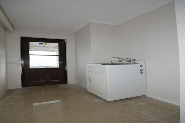 Photo of property in 2/1 Chevis Place, Pakuranga, Auckland, 2010