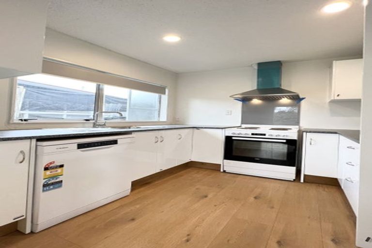 Photo of property in 1/7 Becroft Drive, Forrest Hill, Auckland, 0620