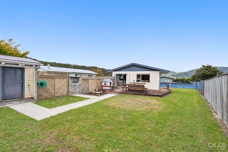 Photo of property in 3 Rakaia Grove, Wainuiomata, Lower Hutt, 5014