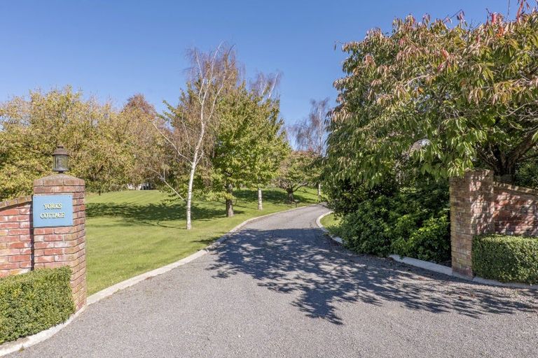 Photo of property in 31 Whitewood Crescent, West Melton, Christchurch, 7675