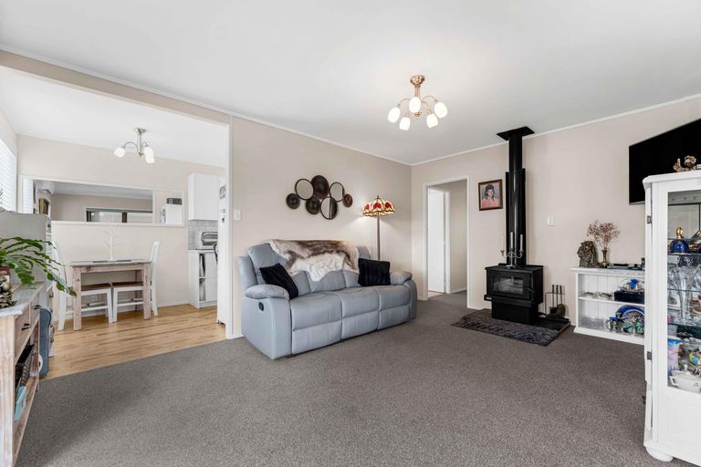 Photo of property in 9 Le Havre Place, Takanini, 2112