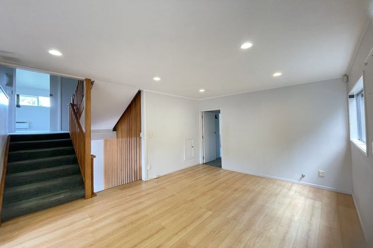 Photo of property in 1 Anakiwa Place, Milford, Auckland, 0620