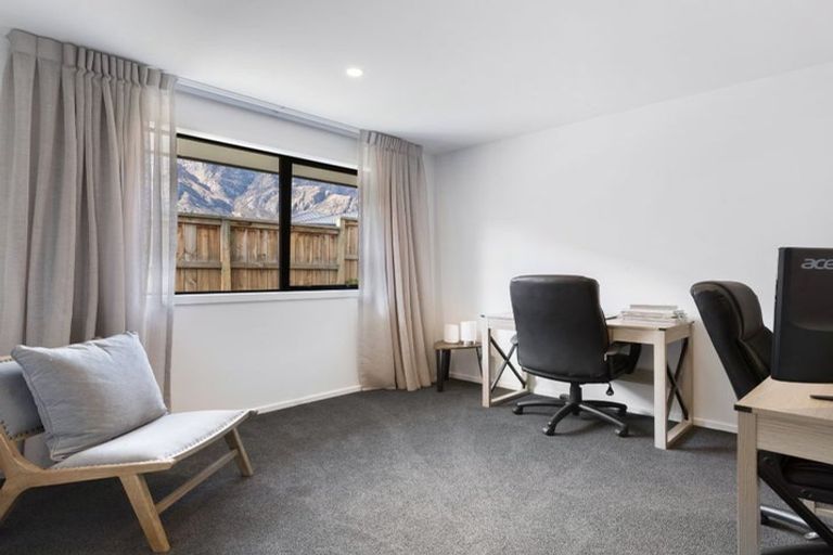 Photo of property in 15 Leicester Street, Jacks Point, 9371