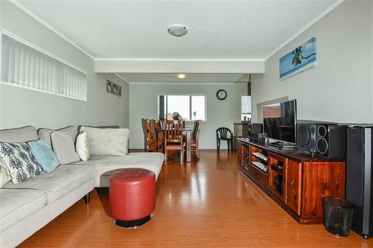Photo of property in 10 Rewa Street, New Lynn, Auckland, 0600