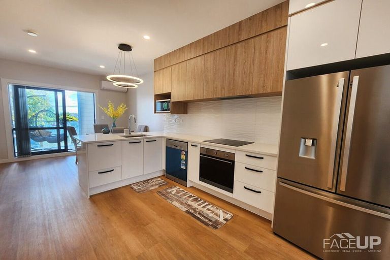 Photo of property in 3/10 Newington Road, Henderson, Auckland, 0612