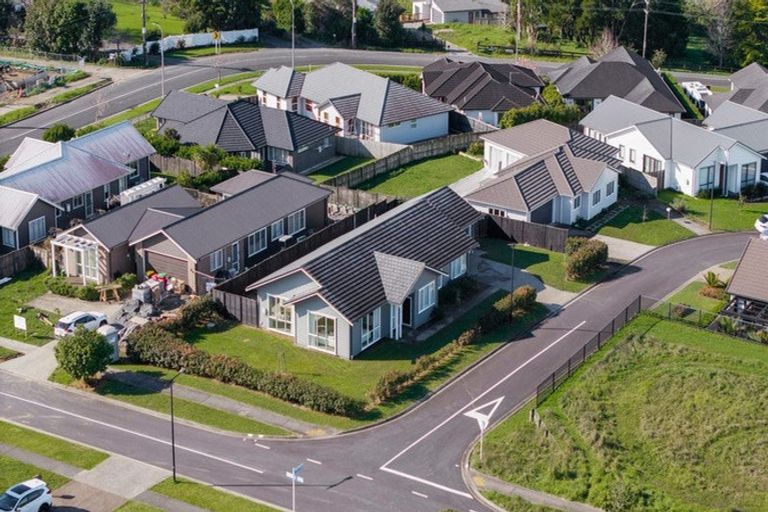 Photo of property in 5 Aro Mato Place, Huapai, Kumeu, 0810