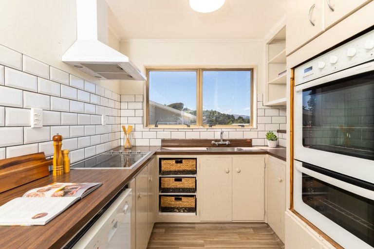 Photo of property in 67 Omapere Street, Whitby, Porirua, 5024