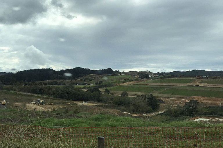 Photo of property in 51 Kowhai Road, Orewa, Silverdale, 0992