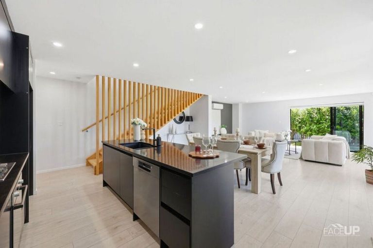 Photo of property in 111d Woodglen Road, Glen Eden, Auckland, 0602