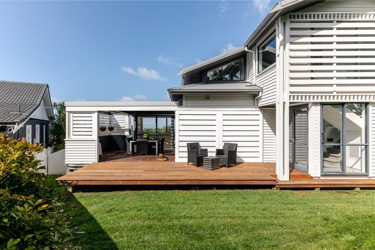 Photo of property in 14 Hinemoa Terrace, Birkenhead, Auckland, 0626
