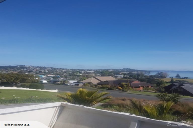 Photo of property in 11 Kathy Terrace, Stanmore Bay, Whangaparaoa, 0932