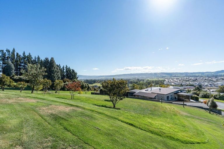 Photo of property in 15 Fairmile Drive, Kinmont Park, Mosgiel, 9024