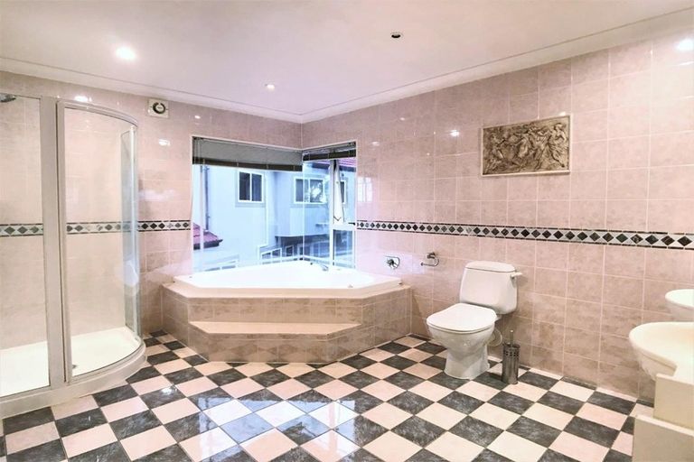 Photo of property in 19 Mansion Court, West Harbour, Auckland, 0618