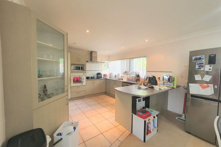 Photo of property in 33b Edmonton Road, Henderson, Auckland, 0612