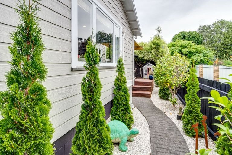 Photo of property in 12 Otatara Road, Taradale, Napier, 4112