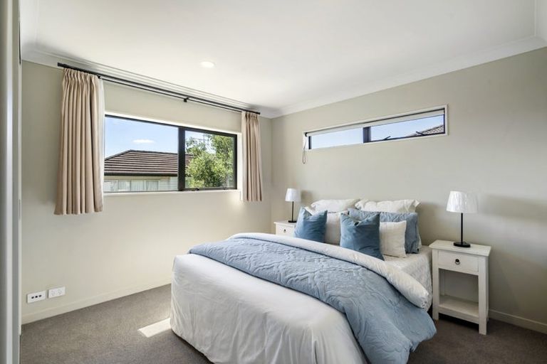 Photo of property in 17 Oak Bark Drive, Schnapper Rock, Auckland, 0632