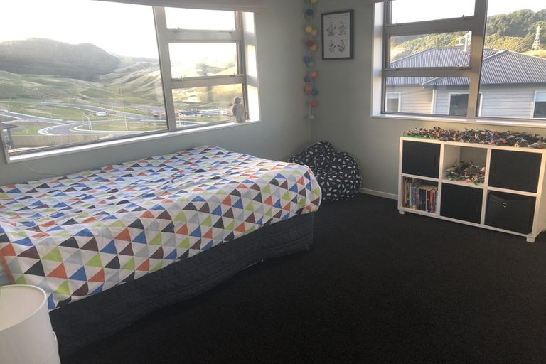 Photo of property in 120 Amesbury Drive, Churton Park, Wellington, 6037