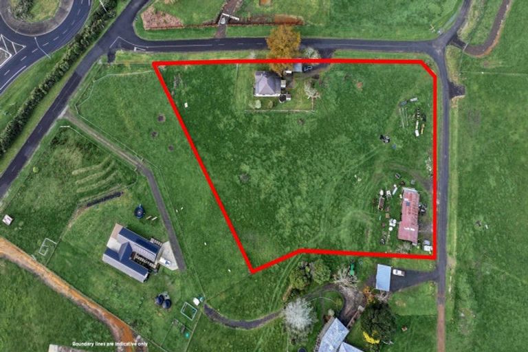 Photo of property in 8 Old Barn Road, Waitakaruru, 3576