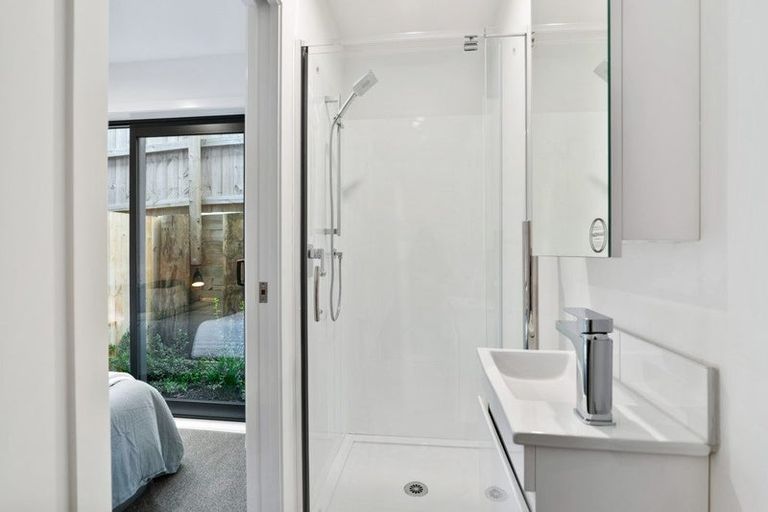 Photo of property in 3 Meg Lane, Glen Eden, Auckland, 0602