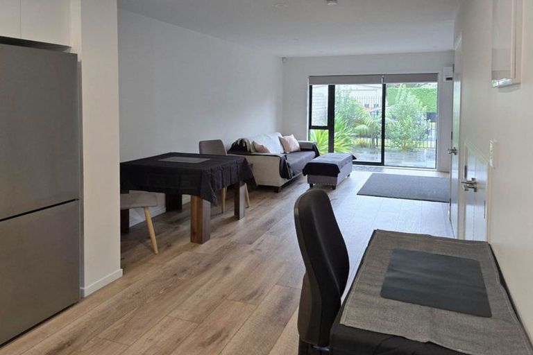 Photo of property in 2c Stokes Avenue, Te Atatu Peninsula, Auckland, 0610