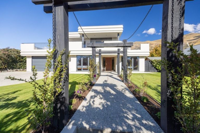 Photo of property in 83 Meadowstone Drive, Wanaka, 9305