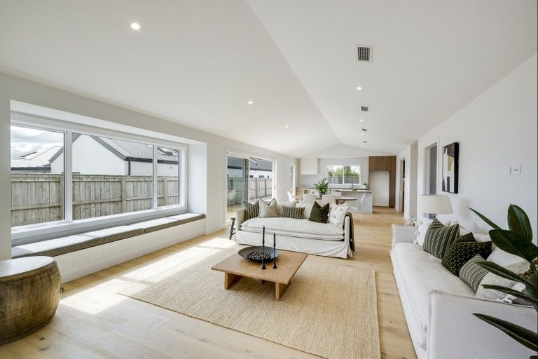 Photo of property in 37 Arataki Road, Havelock North, 4130