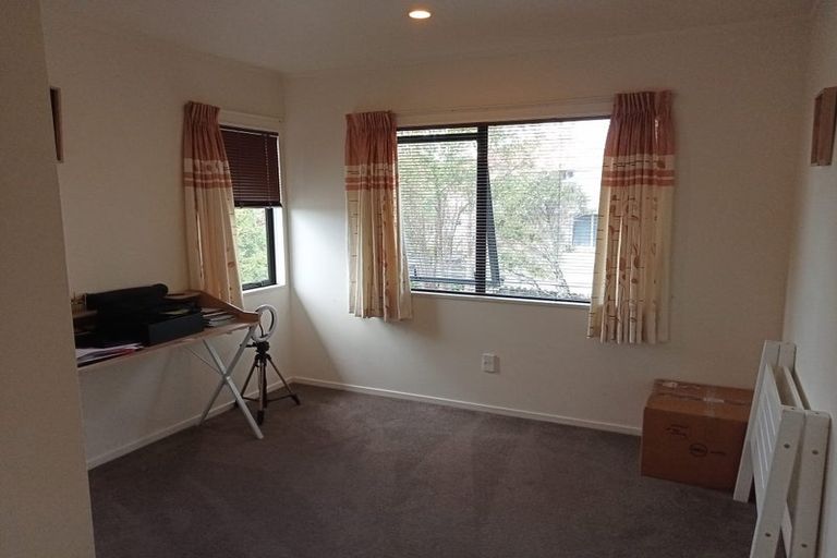 Photo of property in 9 San Fernando Way, Henderson, Auckland, 0612