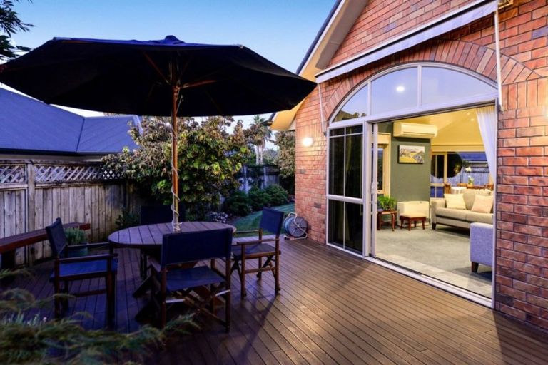 Photo of property in 15 Chatswood Place, Rototuna, Hamilton, 3210