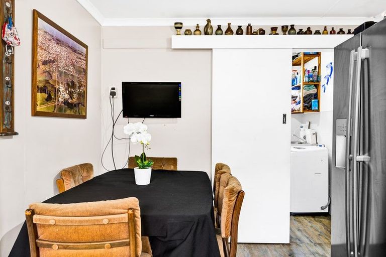 Photo of property in 82 Union Street, Hawera, 4610