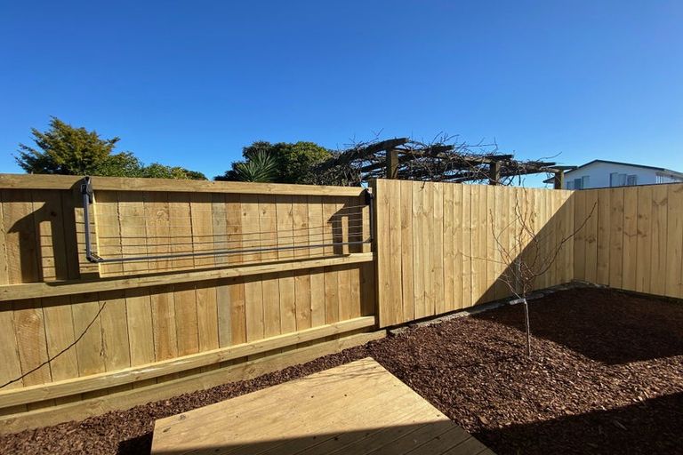 Photo of property in 2/30 May Street, Hamilton East, Hamilton, 3216