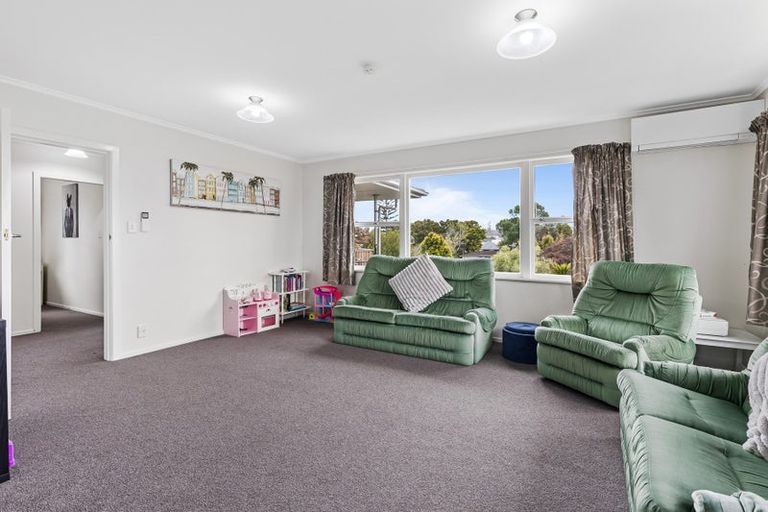 Photo of property in 19 Kelkirk Street, Kelston, Auckland, 0602
