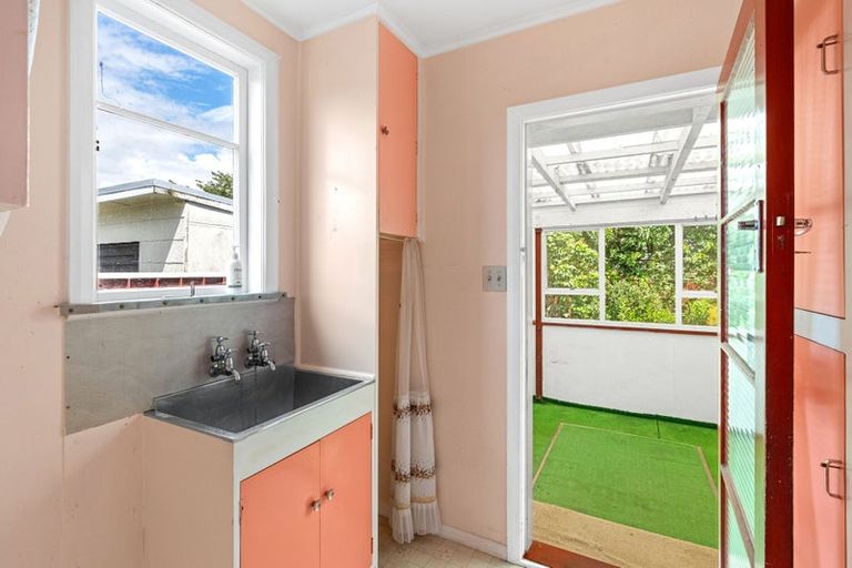 Photo of property in 14 Middlesex Street, Levin, 5510